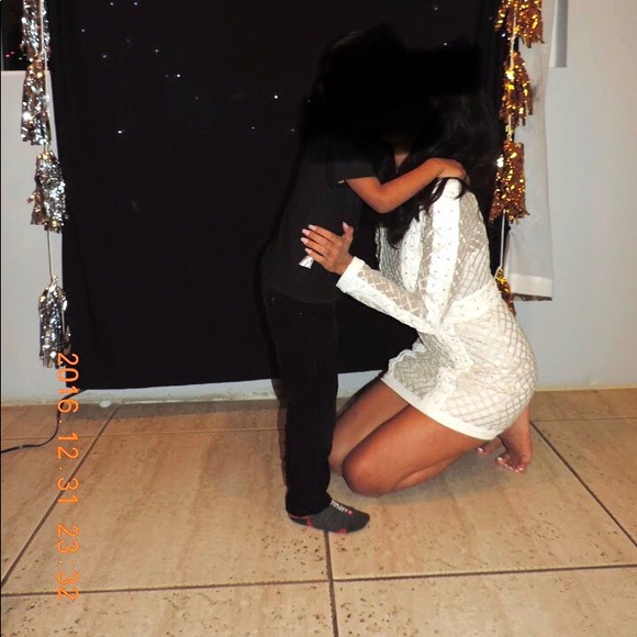 Bebe white dress with white and gold size 0 - Picture 6 of 6